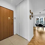 Apartmán Zoliborz - Parking & Two Balconies - By Rentujemy *