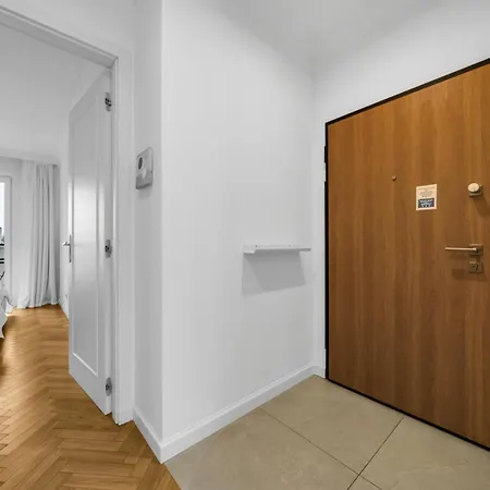 Zoliborz - Parking & Two Balconies - By Rentujemy Apartment