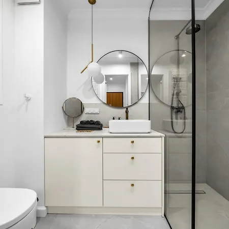 Zoliborz - Parking & Two Balconies - By Rentujemy ורשה