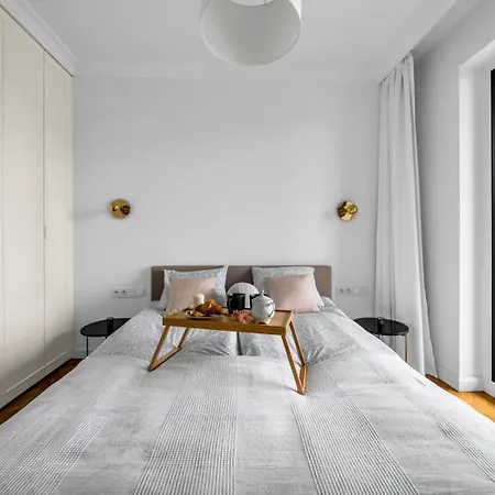 Zoliborz - Parking & Two Balconies - By Rentujemy Warsaw